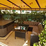 Johnny Croatia With Hot Tub * سبليت