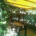 Johnny Croatia With Hot Tub سبليت