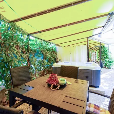 Διαμέρισμα Johnny Croatia With Hot Tub *