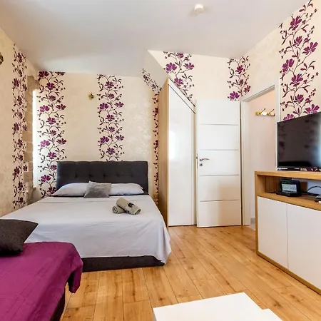 Διαμέρισμα Johnny Croatia With Hot Tub Σπλιτ