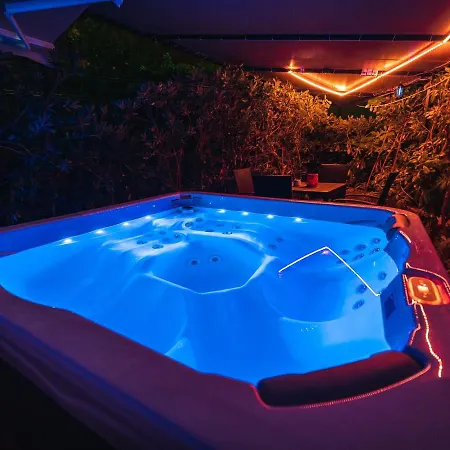 Johnny Croatia With Hot Tub Apartmán Split