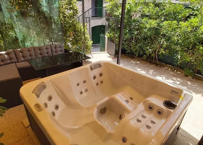 Johnny Croatia With Hot Tub Apartment