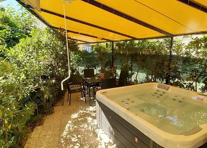 Apartment Johnny Croatia With Hot Tub