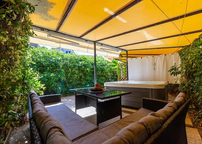 Johnny Croatia With Hot Tub Apartment