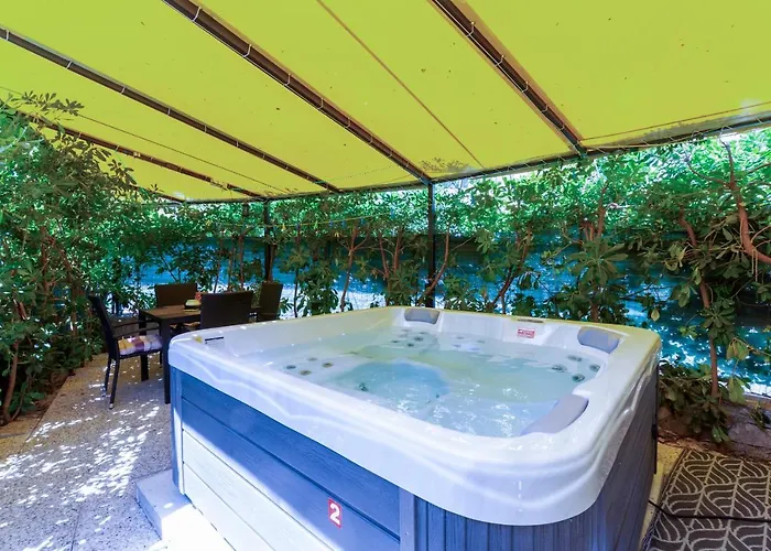 Apartment Johnny Croatia With Hot Tub Split