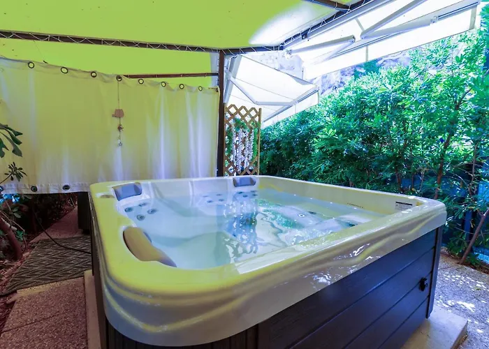 Apartment Johnny Croatia With Hot Tub